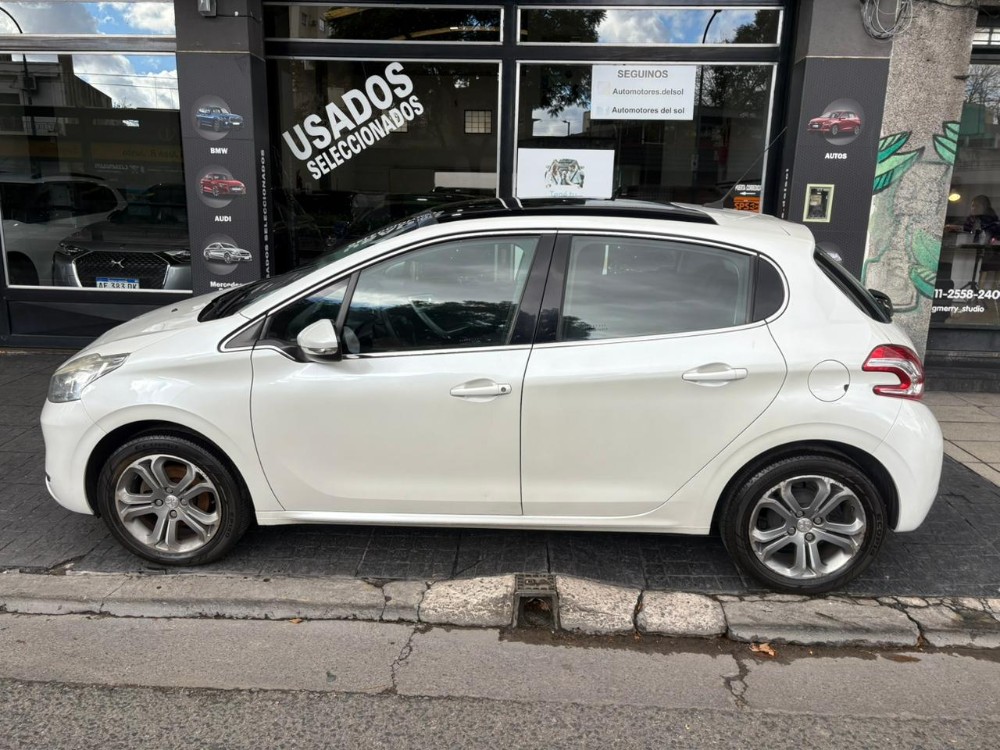 Peugeot 208 Feline Pack Cuir — foto 2